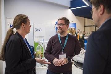 Personen in Gespräch