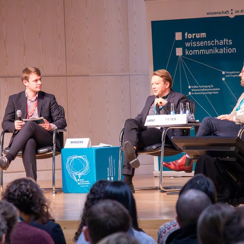 Welche Macht haben Plattformen auf Politik und Meinungsbildung?